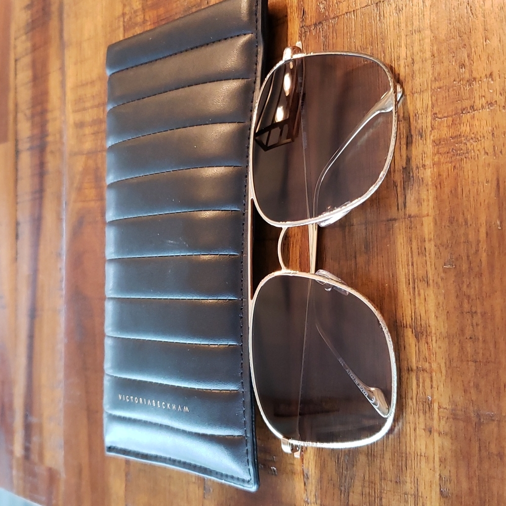 NEW Victoria Beckham sunglasses 🕶